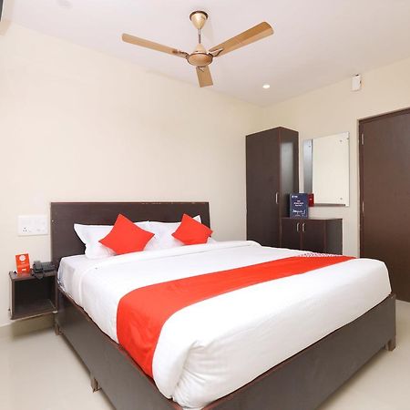 Oyo 14735 Nakshatra Grand Tirupati Exterior foto