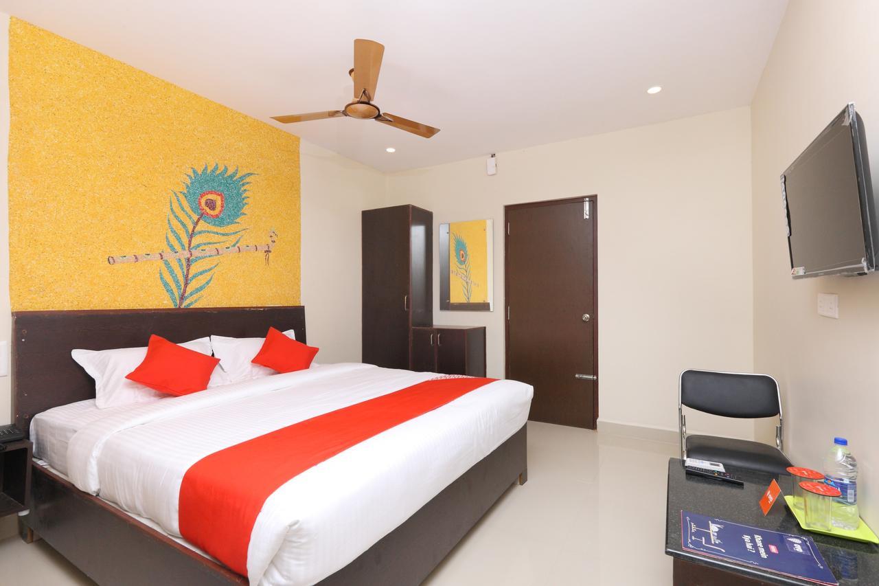 Oyo 14735 Nakshatra Grand Tirupati Exterior foto