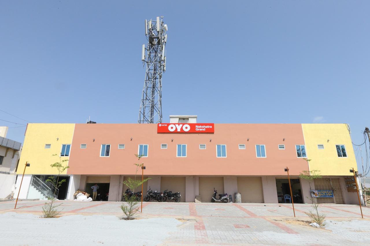 Oyo 14735 Nakshatra Grand Tirupati Exterior foto
