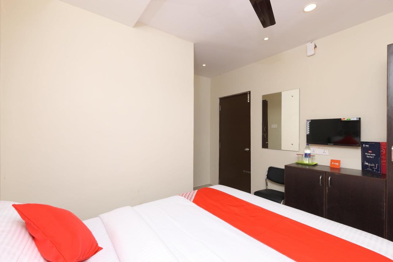 Oyo 14735 Nakshatra Grand Tirupati Exterior foto